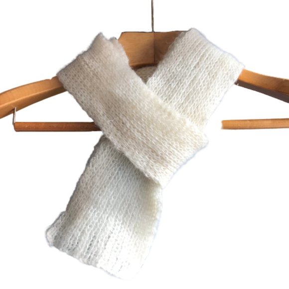 Hand Crafted White Knitted Unique Soft Warm Scarf - Picture 2 of 4